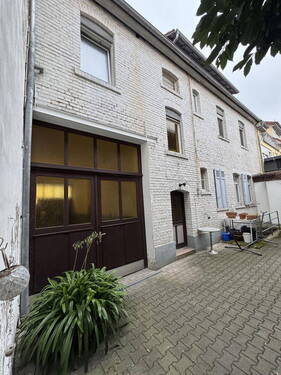 Vorderhaus Rückansicht - 1 Zimmer Mehrfamilienhaus, Wohnhaus in Mannheim