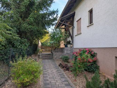 Eingangsbereich - 9 Zimmer Mehrfamilienhaus, Wohnhaus in Münchhausen