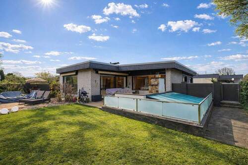 Gartenbereich - 6 Zimmer Einfamilienhaus zum Kaufen in Ratingen