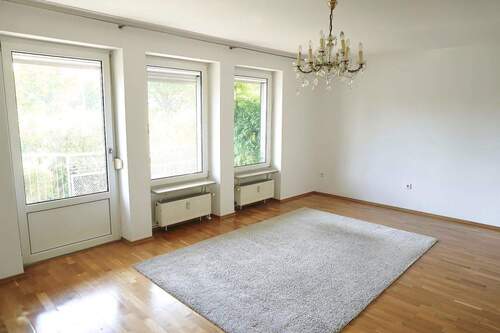 Wohnbereich (25,03qm) - 4 Zimmer Etagenwohnung zum Kaufen in Fürth