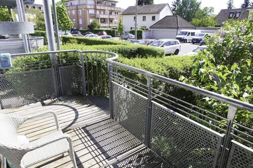 Großzügiger Balkon (ca. 3,5qm) - 