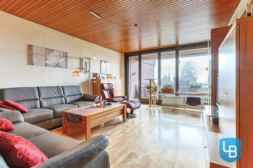 Wohnzimmer mit großem Balkon - 3 Zimmer Etagenwohnung zum Kaufen in Schwentinental