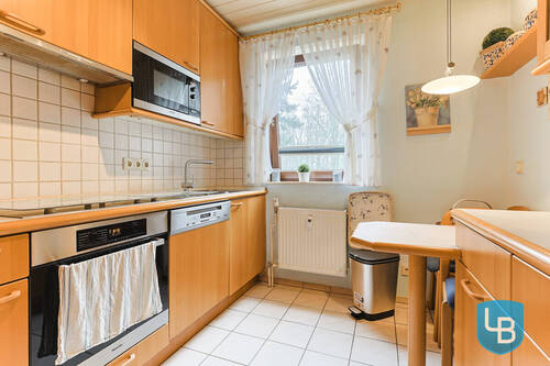 Küche mit Einbauten - 