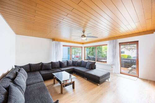 Wohnzimmer - 4 Zimmer Einfamilienhaus zum Kaufen in Ludwigsburg