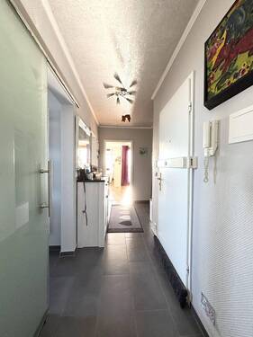 Flur - 2 Zimmer Etagenwohnung zum Kaufen in Hannover