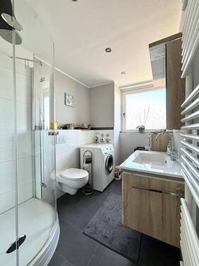 Badezimmer - Etagenwohnung mit 65,00 m&sup2; in Hannover zum Kaufen