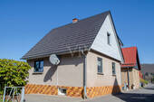 Ansicht Haus - 4 Zimmer Einfamilienhaus zum Kaufen in Suhl
