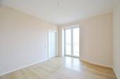 Schlafzimmer mit Balkonzugang - Etagenwohnung mit 66,00 m² in Ribnitz-Damgarten zur Miete
