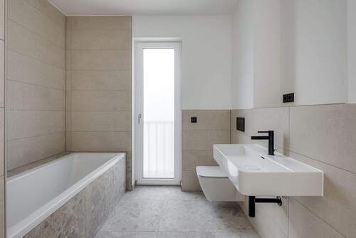 großes Tageslicht-Bad - 