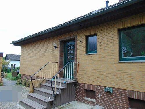 Hausansicht Eingangsseite.jpg - Einfamilienhaus mit 95,00 m&sup2; in Bad zum Kaufen