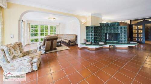 Wohnbereich Whg im EG - WOHNHAUS MIT 458 M² WOHNFLÄCHE IN LOSHEIM-HAUSBACH