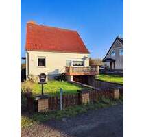 +++ IDYLLISCHES, SANIERUNGSBEDÜRFTIGES HÄUSCHEN MIT SCHÖNEM GARTENGRUNDSTÜCK – UNWEIT VOM STRELASUND +++ - Altefähr