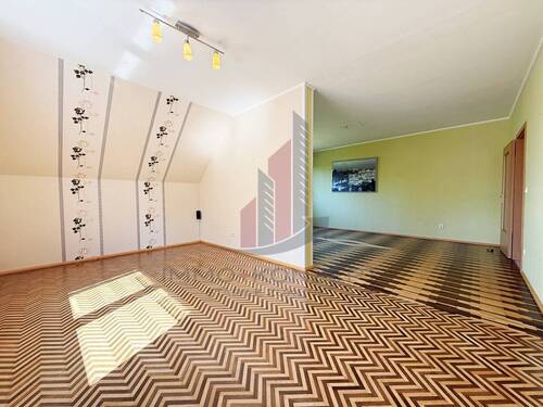 mit unterteiltem Essbereich - 
