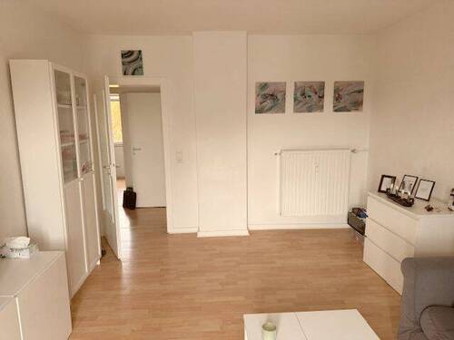 Wohnzimmer - Eßtischbereich - 3 Zimmer Etagenwohnung zur Miete in Düsseldorf