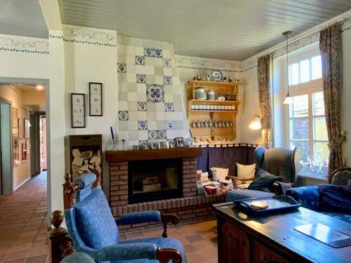 Wohnraum mit Kamin - 