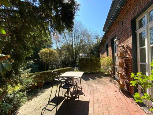 Süd-Terrasse seitlich am Haus - 