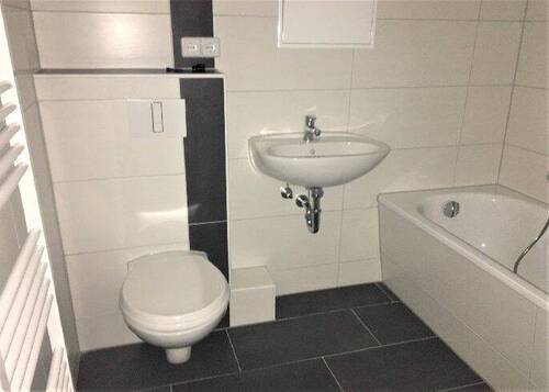 Bad - 1 Zimmer Etagenwohnung zur Miete in Oschersleben