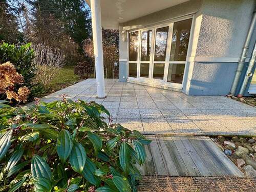 Terrasse am Wohnzimmer - Etagenwohnung mit 100,00 m&sup2; in Dresden zum Kaufen