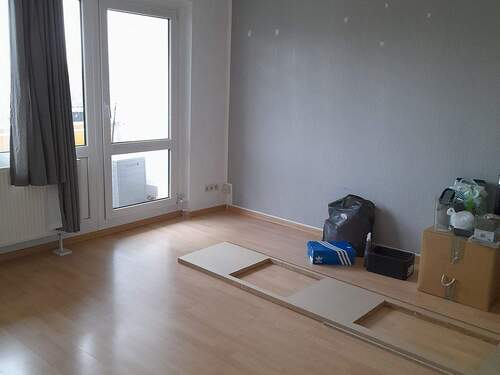 Zimmer 2 mit Blick zum Balkon - 