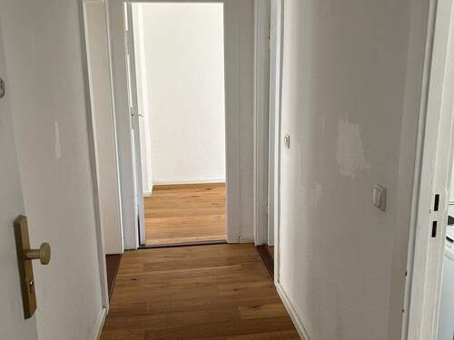 Flur - 2 Zimmer Etagenwohnung zum Kaufen in Berlin