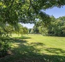 Großzügiges Anwesen (Einfamilienhaus, Bungalow) auf parkähnlichem Grundstück an der Ruhr in Hüsten! - Arnsberg / Hüsten Neheim-Hüsten