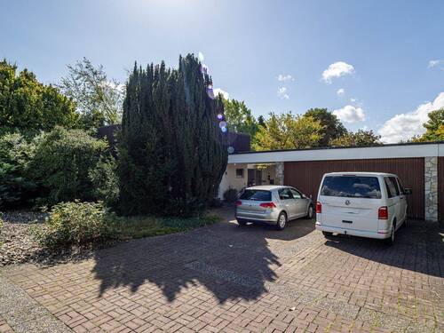 Einfahrt - 7 Zimmer Einfamilienhaus zum Kaufen in Arnsberg / Hüsten