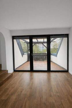 Zugang Balkon (Wohnen) - Erstbezug, 3-Zimmer-Wohnung nahe Uni-Klinik