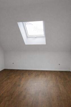 Zimmer 1 - 3 Zimmer Etagenwohnung in Homburg