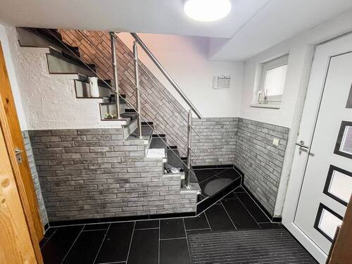 Eingang - Einfamilienhaus mit 147,50 m&sup2; in Öhringen / Michelbach am Wald zum Kaufen