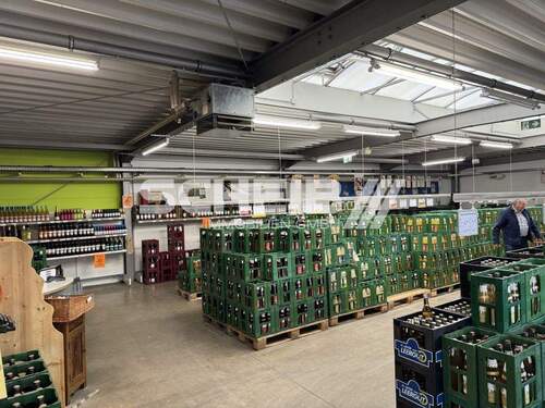 Halle mit Oberlicht - 