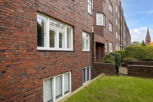 Straßenansicht - 5 Zimmer Mehrfamilienhaus, Wohnhaus zum Kaufen in Hamburg