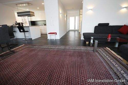 Wohnzimmer - 7 Zimmer Einfamilienhaus zur Miete in Niederdorfelden