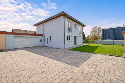 Ansicht Einfahrt - 6 Zimmer Einfamilienhaus in Hauptstuhl