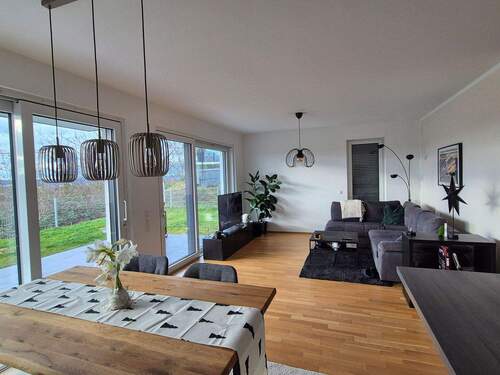 Wohn-/Esszimmer mit Terrasse - 3 Zimmer Terrassenwohnung zur Miete in Vallendar