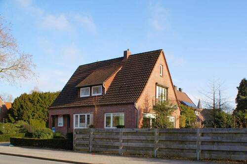 692 Straßenansicht - 5 Zimmer Mehrfamilienhaus, Wohnhaus zum Kaufen in Westerstede