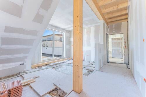 Blick zur Küche und den Eingangsflur - 