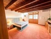 Schlafzimmer - mit Zugang zum Süd-Balkon - 