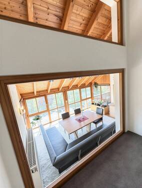 Blick vom Treppenhaus in den Wintergarten - 