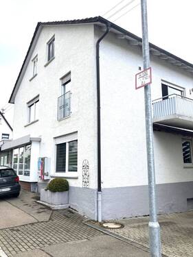 Außenansicht - 5-Zimmer-Wohnung mit Balkon und Dachterrasse