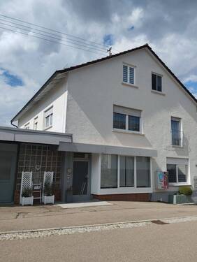 Außenansicht - 5 Zimmer Etagenwohnung zum Kaufen in Gosheim