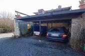 Carport und Hintereingang - 