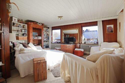 Wohnen - Mehrfamilienhaus, Wohnhaus mit 280,00 m&sup2; in Welmbüttel zum Kaufen