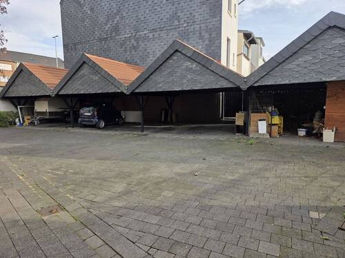 Innenhof mit Car-Ports - 