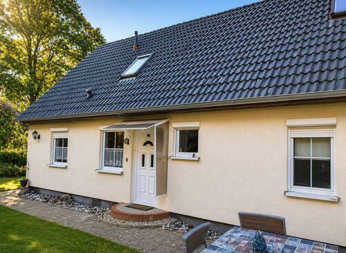 Bild 2 - 8 Zimmer Einfamilienhaus zum Kaufen in Glowe