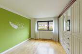 Schlafzimmer - 3 Zimmer Etagenwohnung zum Kaufen in Ludwigsburg