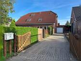 Straßenansicht - Einfahrt - Garage - Doppelhaushälfte mit viel Platz für die Familie in Groß Reken