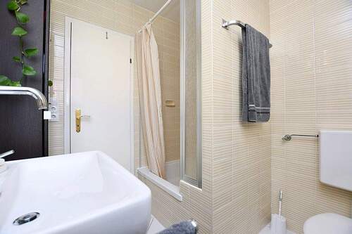 Tageslichtbad mit Dusche - 