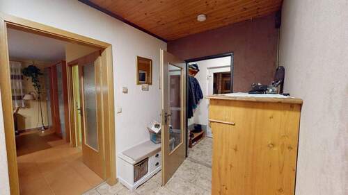 Eingangsbereich - 4 Zimmer Einfamilienhaus zum Kaufen in Biedenkopf