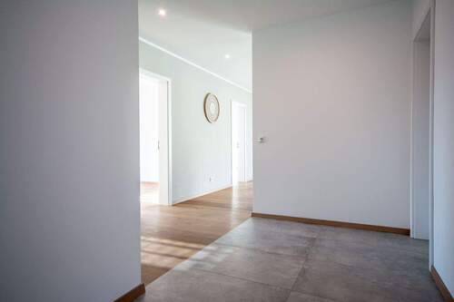 Eingangsbereich - Etagenwohnung mit 122,00 m&sup2; in Seubersdorf in der Oberpfalz zur Miete