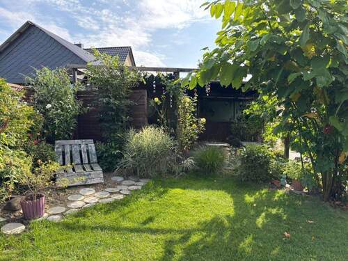 Grundstück, Nebengebäude - 